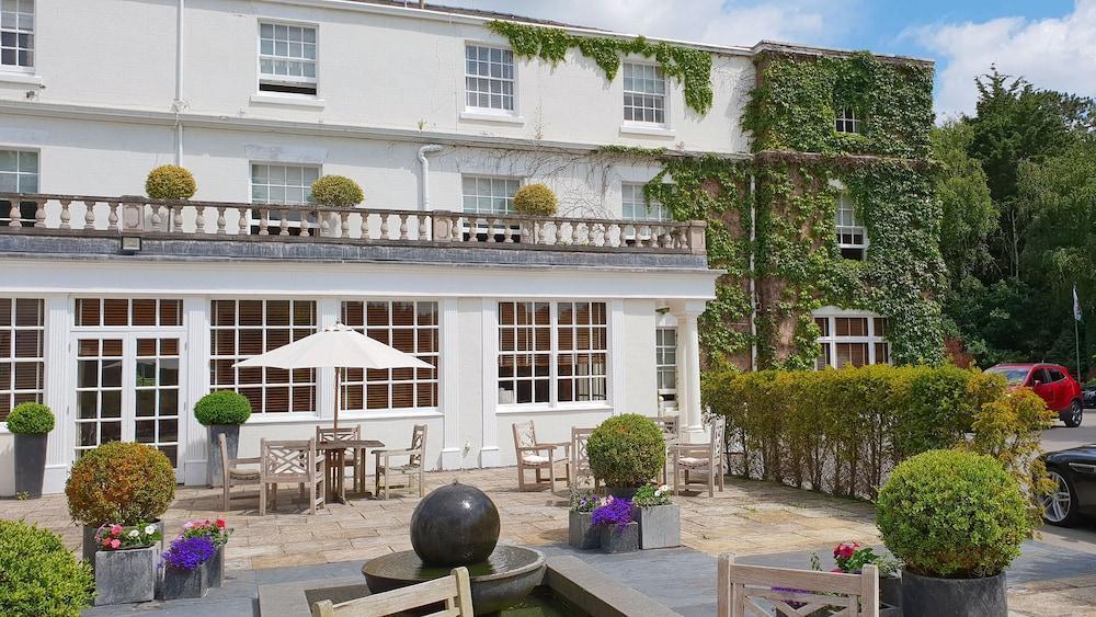 Rowton Hall And Hotel 4*