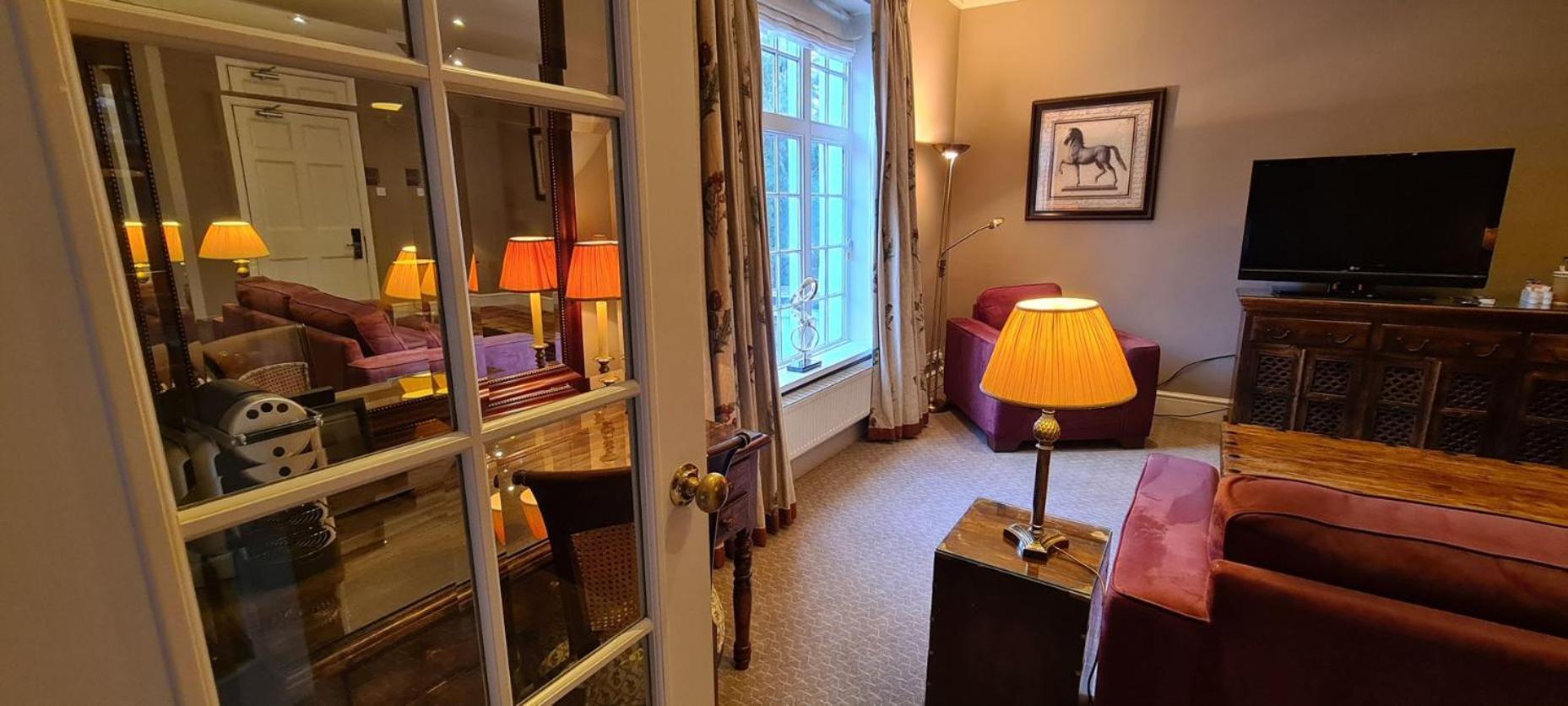Rowton Hall And Hotel 4*